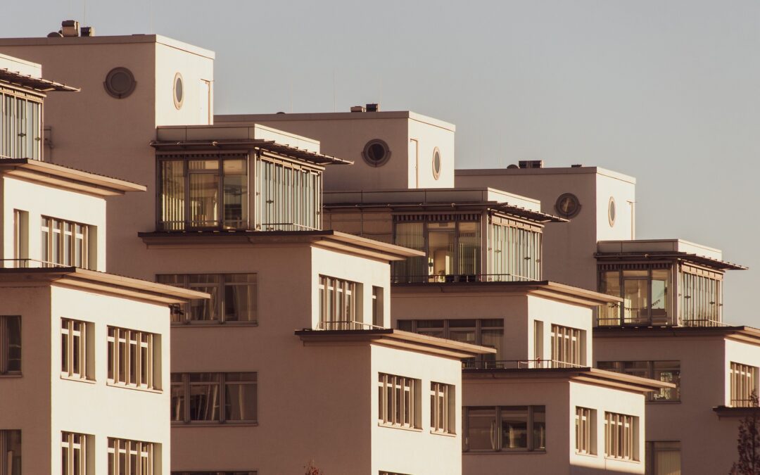 Αρχιτεκτονική και τοπιογραφία: πώς η γεωγραφία και το τοπίο επηρεάζουν τον αρχιτεκτονικό σχεδιασμό